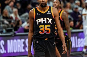 杜兰特连续十二场比赛得分超过出色防守，澳大利亚队挑战极限！的简单介绍